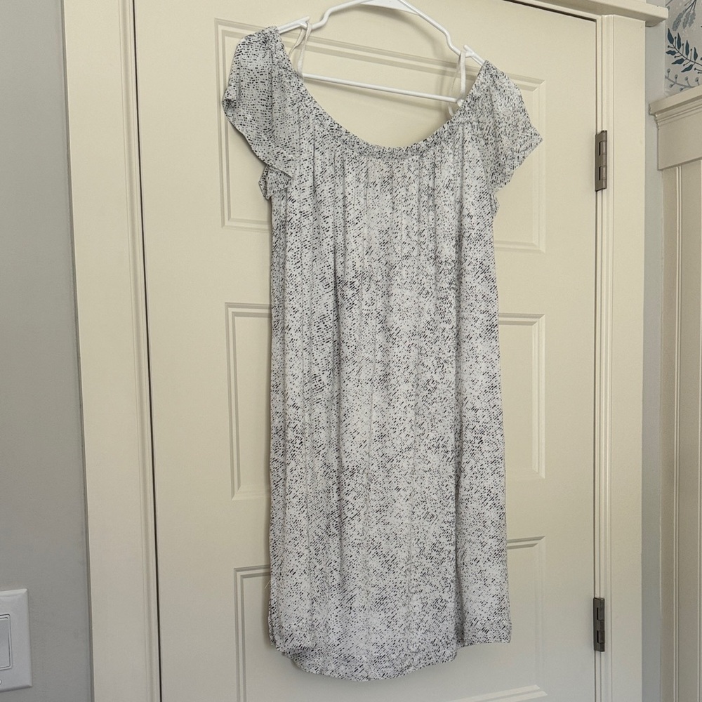 Cloth & Stone Charcoal gray and white Midi Dress